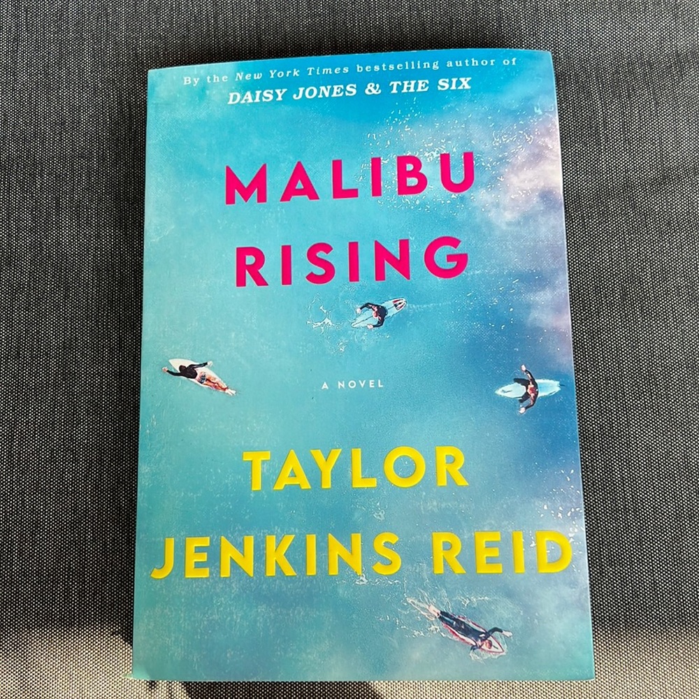 Malibu Rising Novel 💎